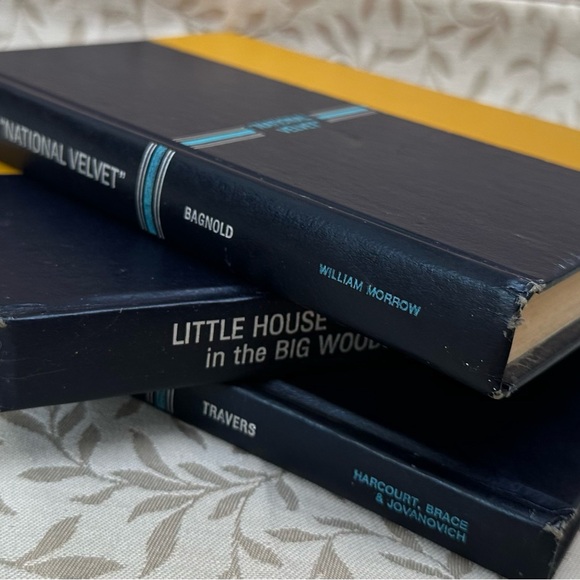 Three Children’s Classics Book set - Picture 8 of 11